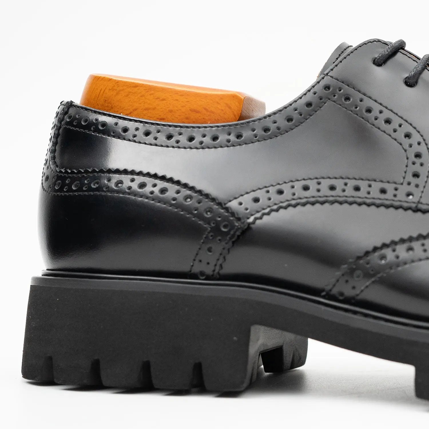 Black derby brogue shoes DIVINCH
